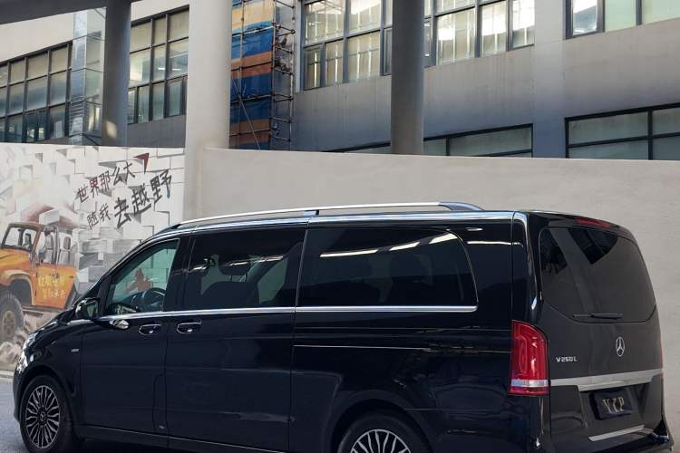 Used Mercedes-Benz V-Class 2017 V 260 L Prestige Extended Edition
