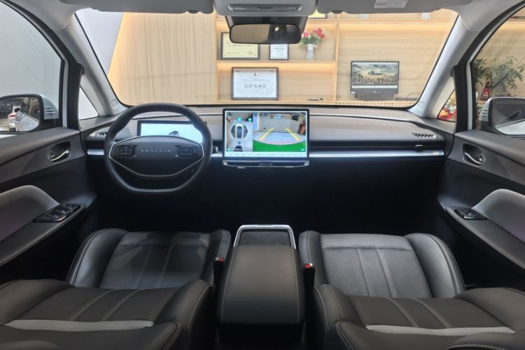 Used Venucia VX6 2023 520 Max
