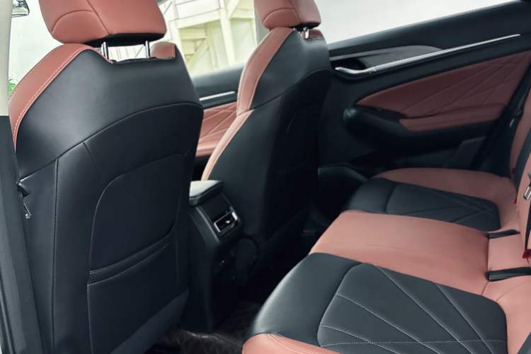 Used Changan Eado 2022 PLUS Blue Whale NE 1.4T GDI DCT Prestige Edition
