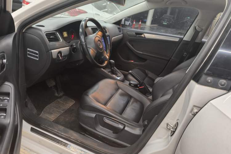 Used Volkswagen Sagitar 2014 Revised Version 1.6L Automatic Comfort Edition