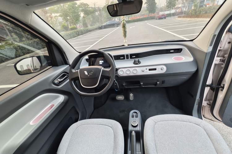 Used Wuling Hongguang MINIEV 2021 Macaron Fashion Model Lithium Iron Phosphate
