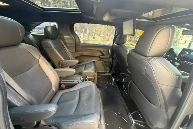 Used Toyota Sienna 2021 2.5L Hybrid Platinum Edition
