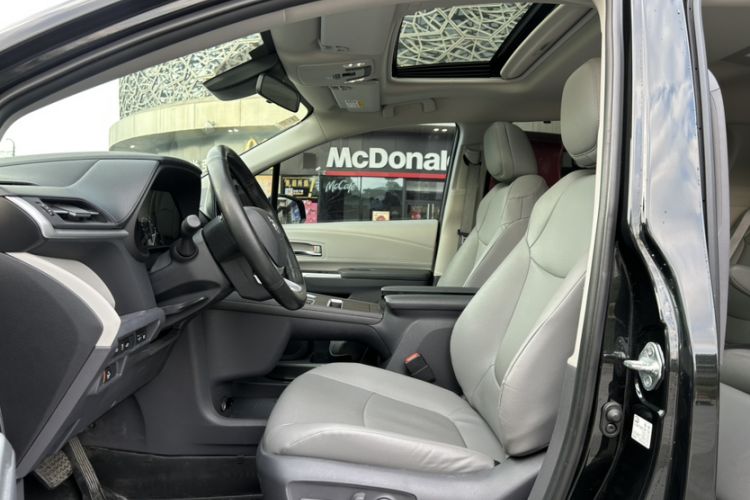 Used Toyota Granvia 2024 2.5L Hybrid Comfort Edition