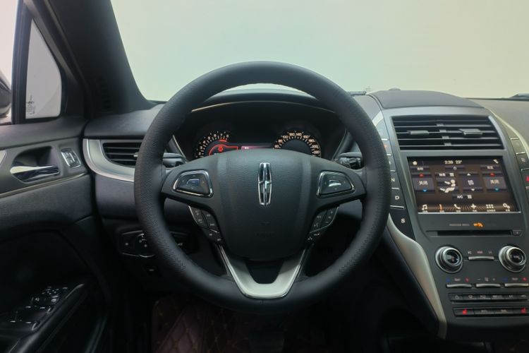 Used Lincoln MKC 2017 2.0T Two-Wheel Drive Deluxe Edition
