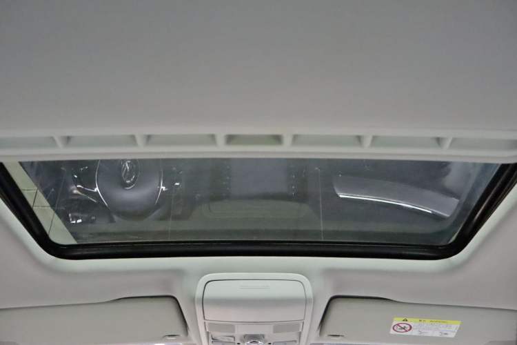 Used Volkswagen Sagitar 2015 230TSI Automatic Comfort Version
