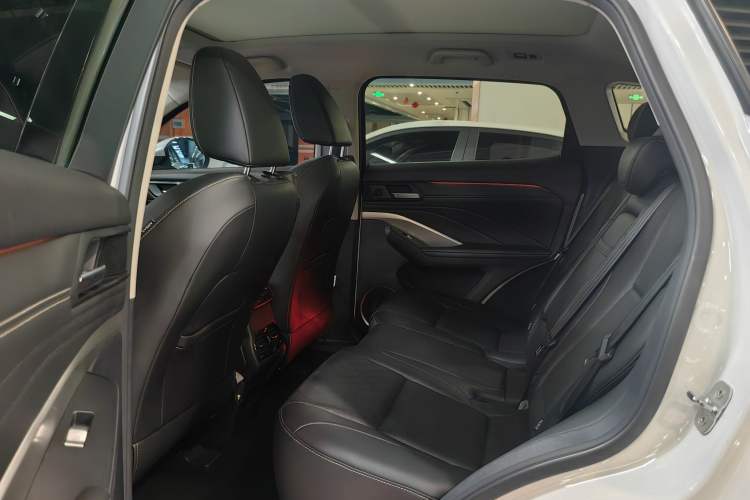 Used Wey VV6 2018 2.0T Two-Wheel Drive Flagship Version China V Standard
