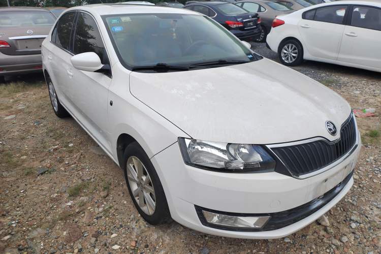 Used Skoda Rapid 2015 1.6L Automatic Smart Selection Model

