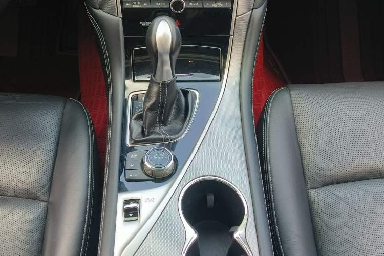 Used Infiniti Q50L 2015 2.0T Comfort Edition
