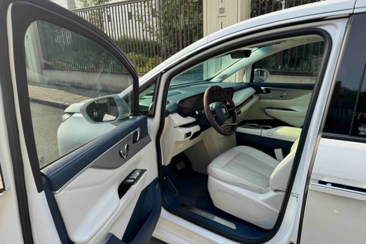 Used Buick GL8 New Energy 2024 Lu Zun Luxury Edition 7-Seater
