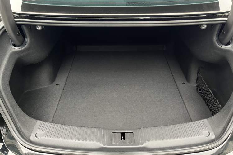 Used Hongqi H5 2024 2.0T Automatic Smart Connect Flagship Edition
