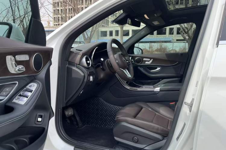 Used Mercedes-Benz GLC 2020 Facelift GLC 300 L 4MATIC Dynamic Edition