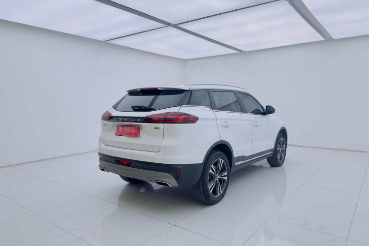 Used Geely Auto Emgrand X7 Sport 2022 1.8TD DCT Zhiya Trim