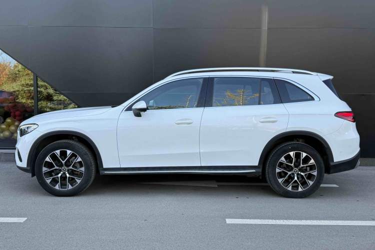 Used Mercedes-Benz GLC 2023 GLC 260 L 4MATIC Dynamic Edition 7-seater
