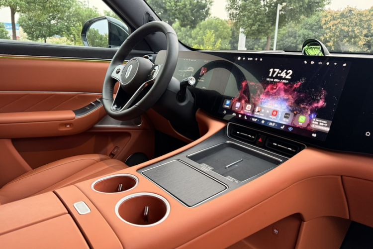 Used Hima AITO M8 2025 Extended-Range Ultra Version 53.4 kWh 6-Seater Edition
