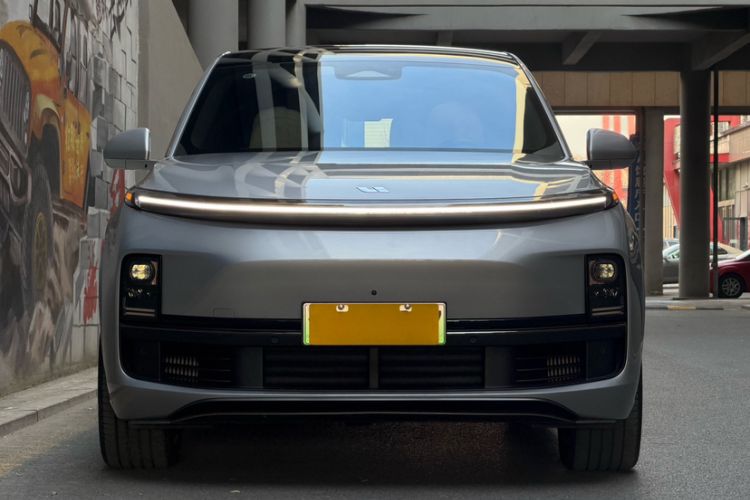 Used Li Auto L8 2023 Pro Model
