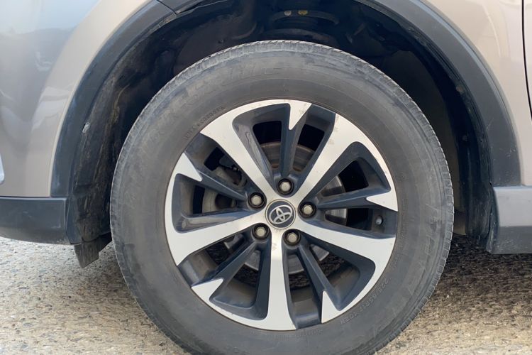 Used Toyota RAV4 2019 2.0L CVT Two-Wheel Drive Comfort Edition China VI Standard
