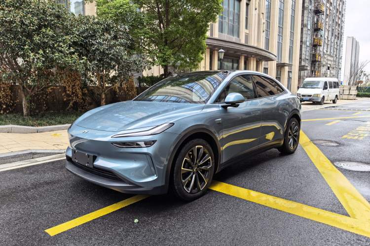 Used ONVO L60 2024 60 kWh Rear-Drive Version