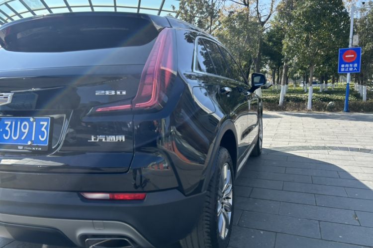 Used Cadillac XT4 2020 28T Two-Wheel-Drive Leading Version
