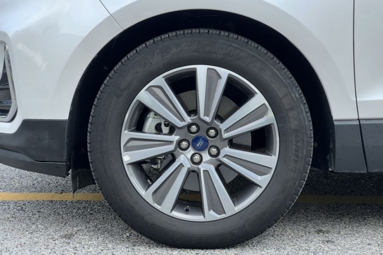 Used Ford Edge 2021 PLUS EcoBoost 245 Two-Wheel-Drive Platinum Edition 5 Seats
