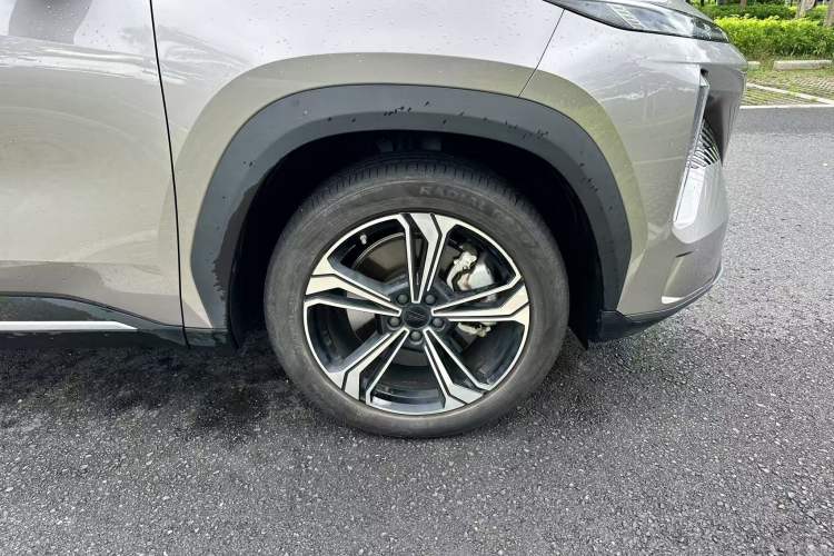 Used  L7 2023 1.5T 115 km PLUS
