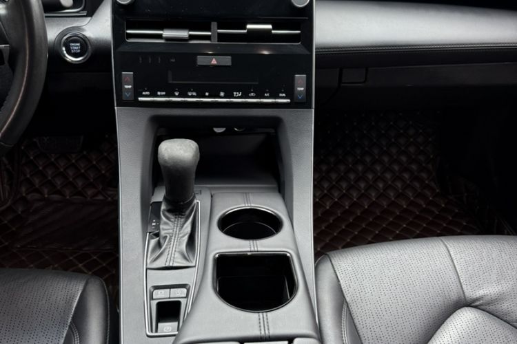 Used Toyota Avalon 2019 2.0L Luxury Edition China VI Standard
