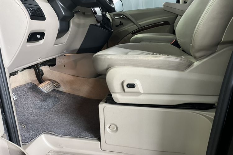 Used Mercedes-Benz Viano 2015 3.0L Partner Edition
