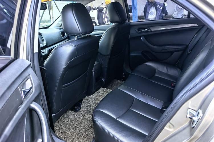 Used Roewe 360 2017 1.5L Automatic Luxury Edition
