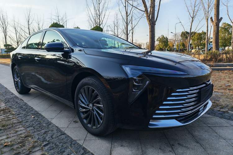 Used Buick LaCrosse 2025 28T Platinum Edition
