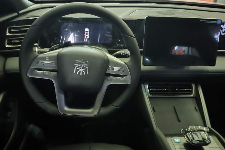 Used BYD Qin L 2025 DM-i Smart Drive 80KM Leading Model