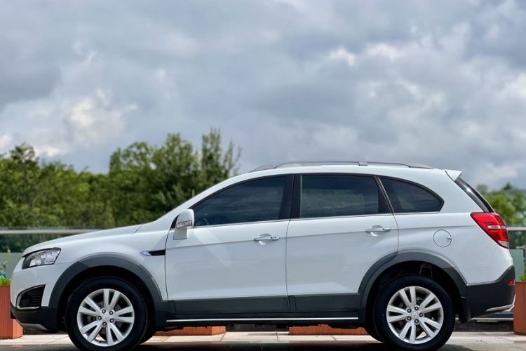 Used Chevrolet Captiva 2015 2.4L 4x4 Flagship Edition 7-Seater