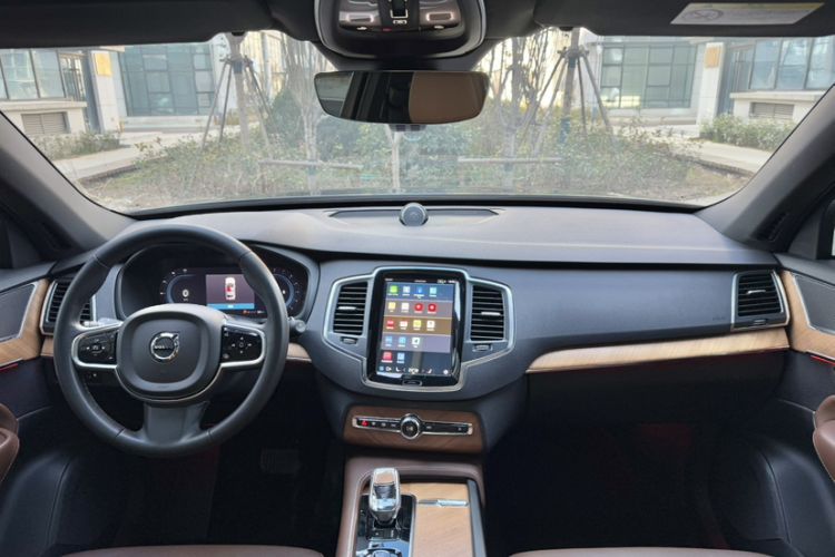 Used Volvo XC90 2023 B5 SmartDrive Luxury Edition 5 Seats
