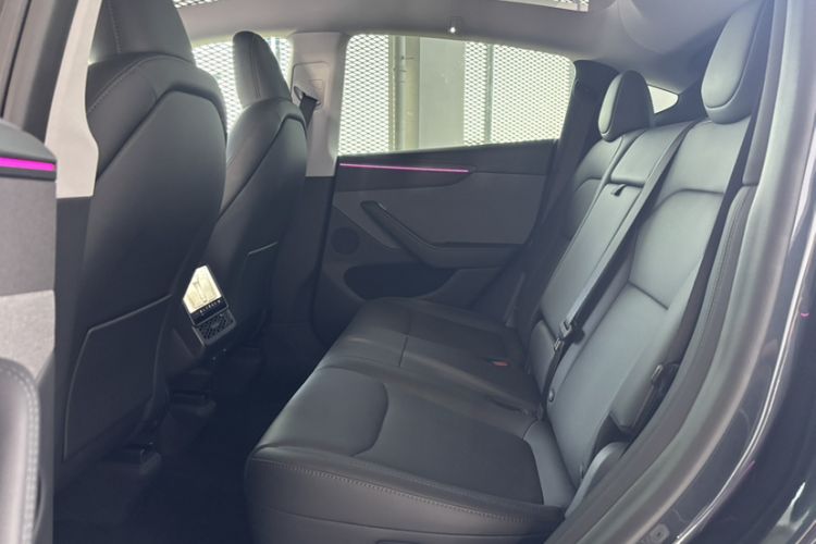 Used Tesla Model Y 2025 Rear-Wheel-Drive Version
