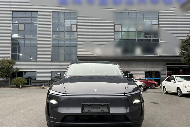 Used Tesla Model Y 2025 Rear-Wheel-Drive Version
