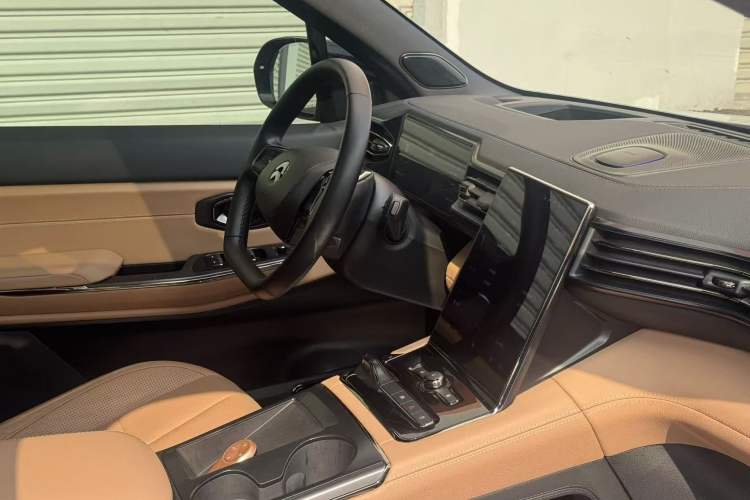 Used Nio ES8 2020 415 km Range 6-Seater Version
