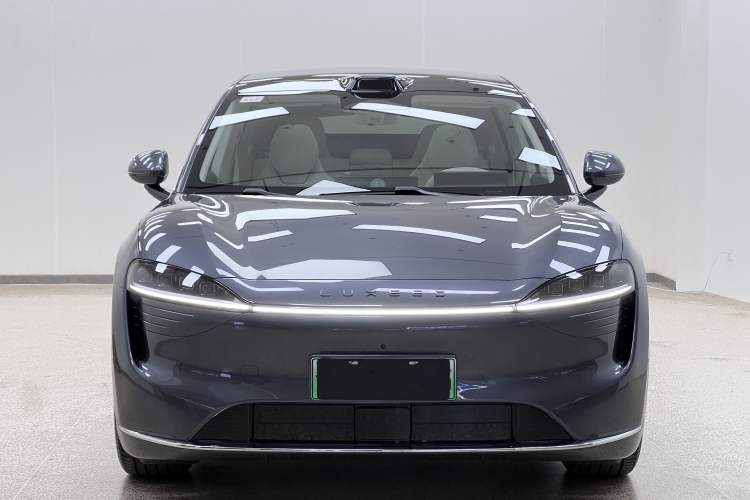 Used Hima Luxeed R7 2024 All-Electric 802 km Max
