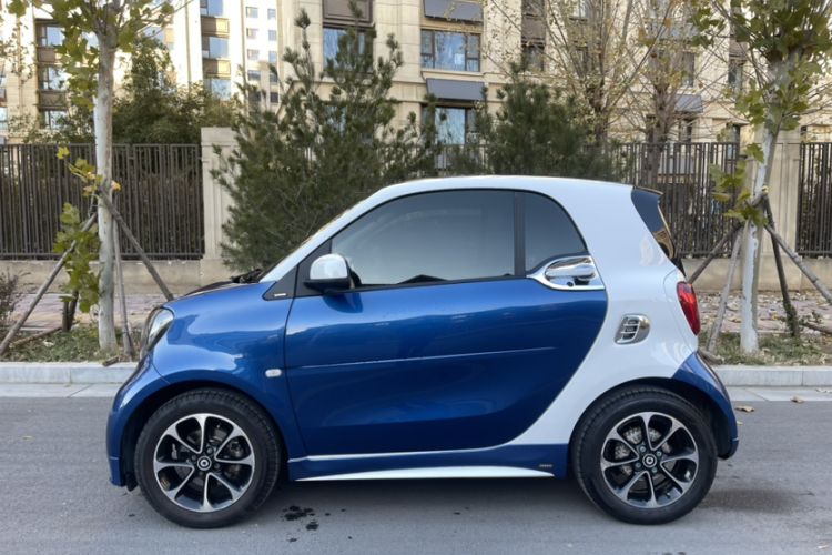 Used  fortwo 2015 1.0L 52 kW Hardtop Passion Edition
