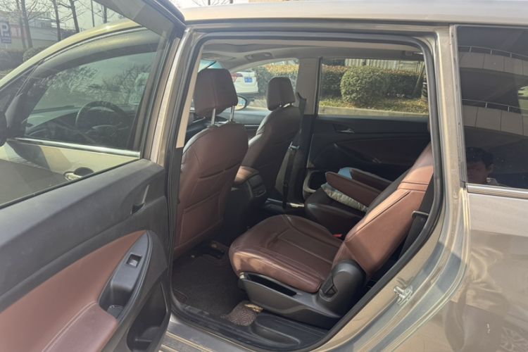 Used Buick GL6 2018 18T 6-Seater Prestige Model
