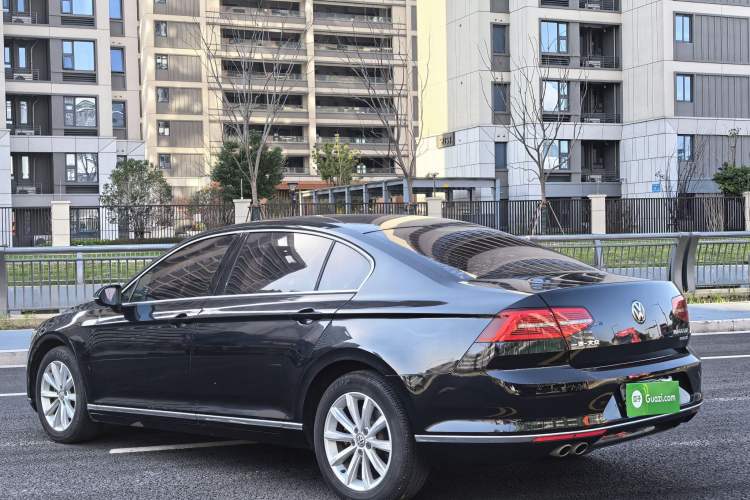 Used Volkswagen Magotan 2018 330TSI DSG Advanced Model
