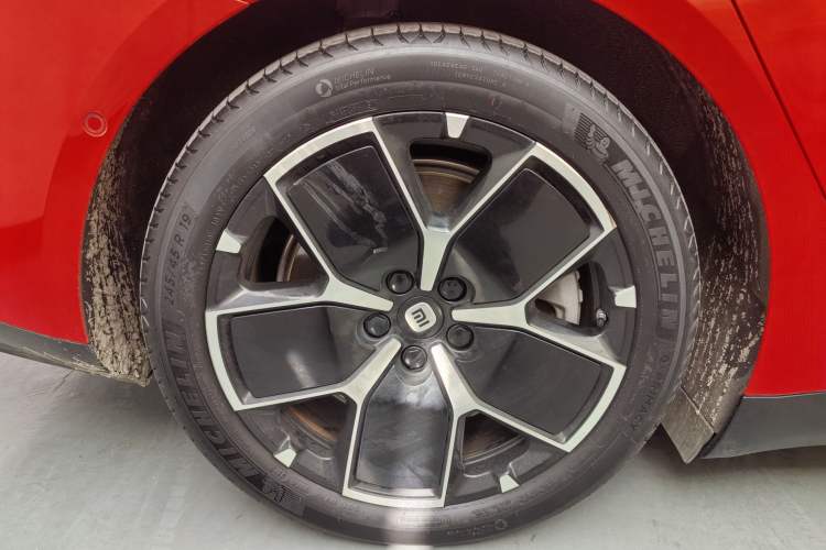 Used  SU7 2024 Rear-Drive Ultra-Long Range Advanced Pro-Level Intelligent Driving Version
