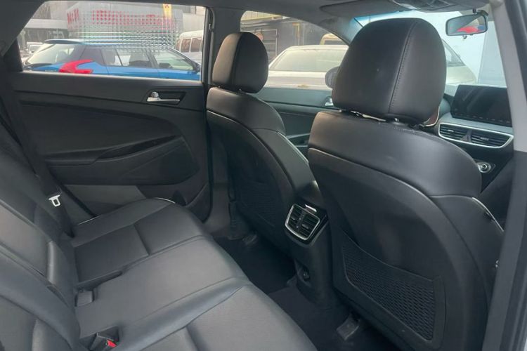 Used Hyundai Tucson 2019 280TGDi Dual-Clutch Two-Wheel Drive Fashion Edition China V Standard
