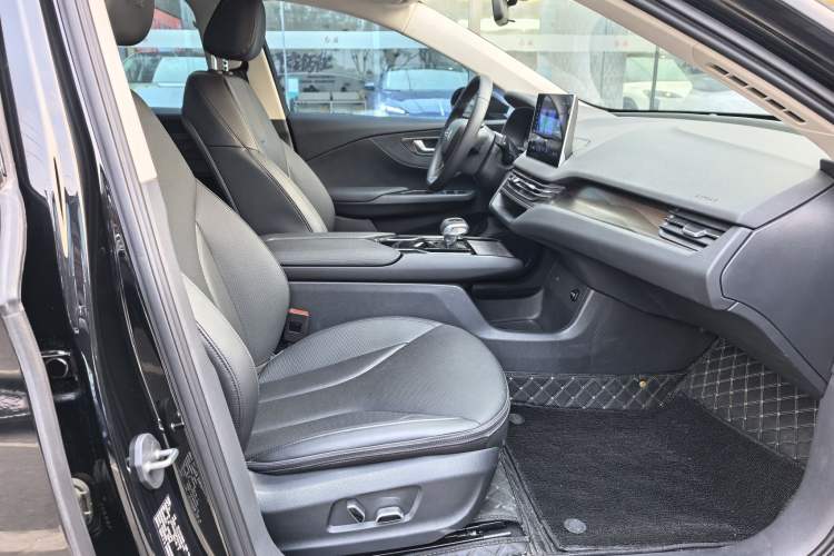 Used Hongqi E-QM5 2023 Revised Version Basic Travel Edition