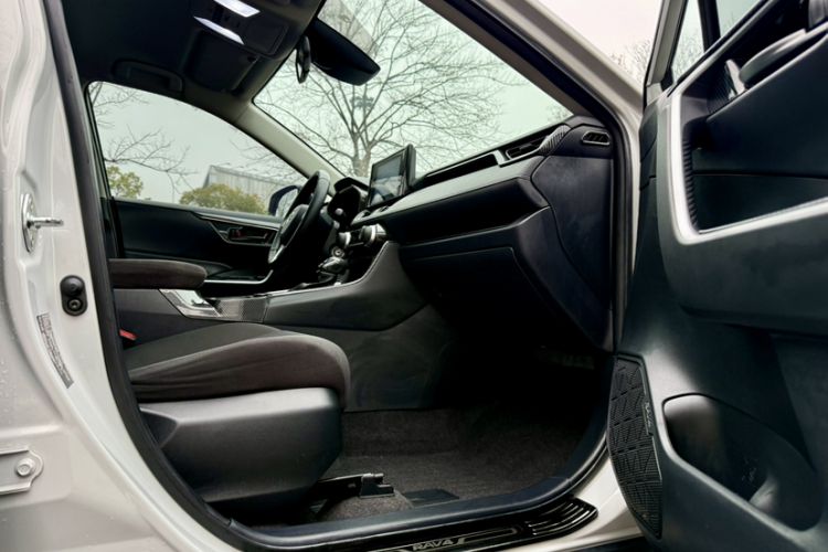 Used Toyota RAV4 2022 2.0L CVT Two-Wheel Drive Urban Edition
