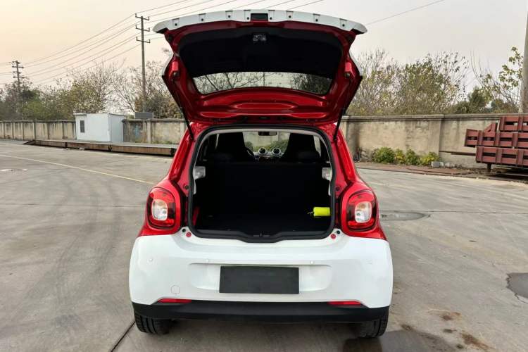 Used  forfour 2016 1.0L 52 kW Dynamic Edition
