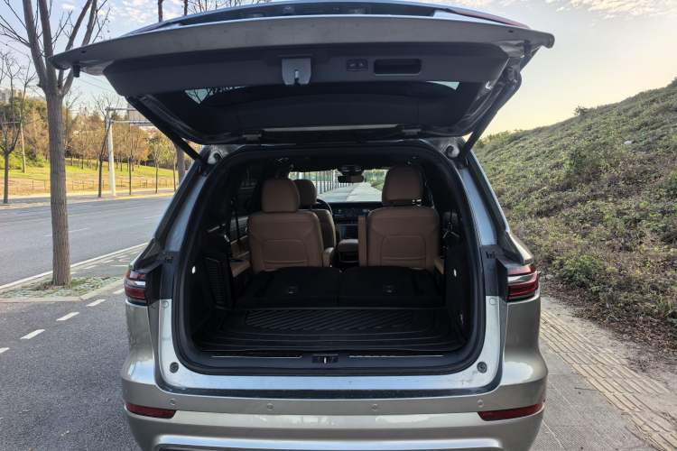 Used Li Auto ONE 2020 Extended-Range 6-Seater Version
