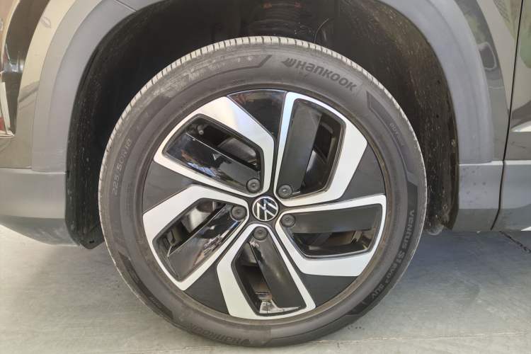 Used Volkswagen Tharu 2024 300TSI Two-Wheel-Drive Full Moon Edition