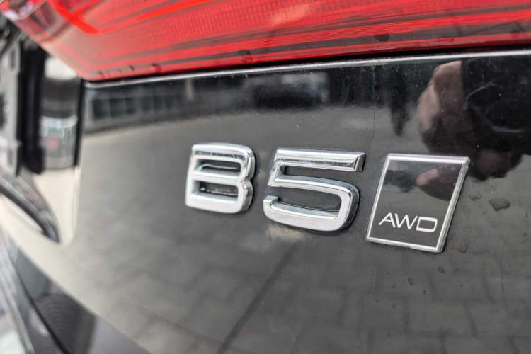 Used Volvo XC60 2025 B5 4x4 Smart Luxury Edition