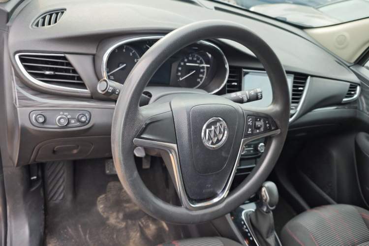 Used Buick Encore 2016 18T Automatic Two-Wheel Drive Urban Fashion Model
