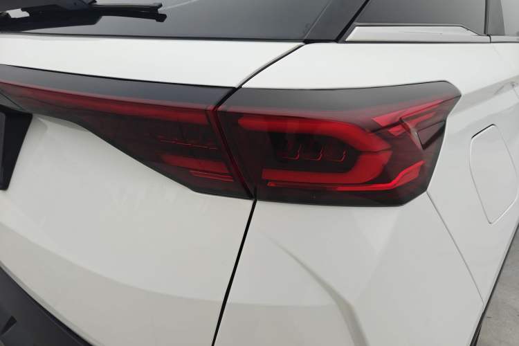 Used Bestune T77 2019 230 TID Automatic Luxury Version China VI Emission Standard
