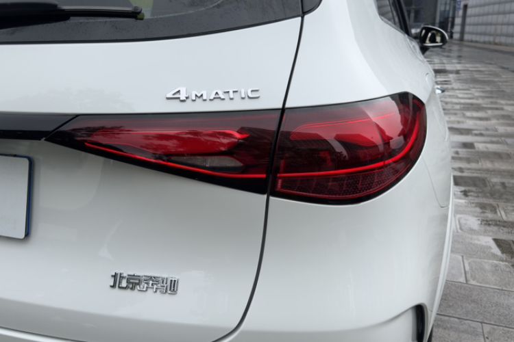 Used Mercedes-Benz GLC 2023 Facelift GLC 260 L 4MATIC Dynamic Version 5 Seats
