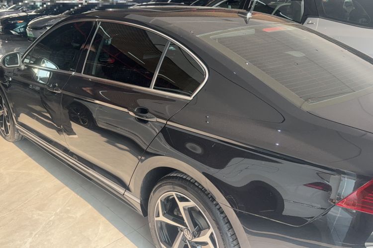 Used Volkswagen Magotan 2025 Revised Version Zhongxiang Edition 330TSI DSG Luxury Trim